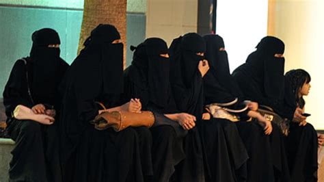 Tv Presenter Flees Saudi Arabia Amid ‘indecent Dress Probe The Week Uk