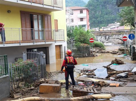 Il notiziario viene creato dal nostro algoritmo di classificazione automatica di testi con le ultimissime novità dai quotidiani e le agenzie di stampa online italiane. Maltempo, Regione Lombardia ha formalizzato la richiesta di stato d'emergenza - Lecco Notizie