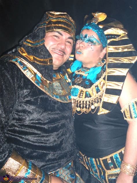cleopatra and pharaoh couple costume unique diy costumes photo 2 3