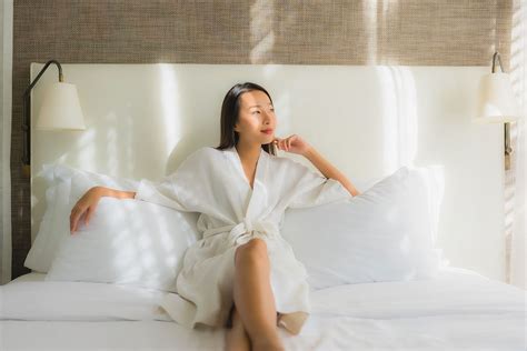 A Sexologist Shares Expert Tips On How To Be More Confident In Bed