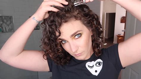 How To Style Curly Hair Without Products How To Style Naturally Curly