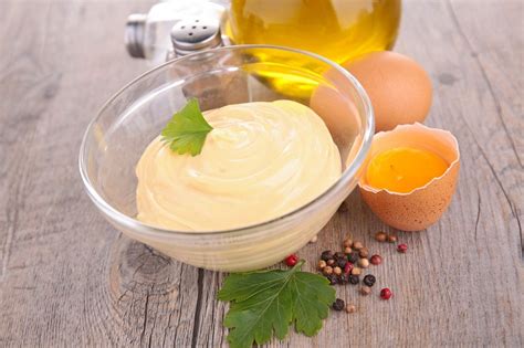 Mayonnaise, informally mayo, is a thick cold sauce or dressing commonly used in sandwiches, hamburgers, composed salads, and on french fries. Comment réussir la mayonnaise ? Avez-vous des astuces ou ...