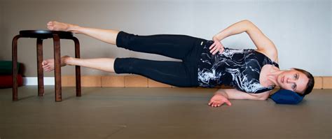 Performing A Side Plank Without Using Your Shoulder Dr Sarah Ellis