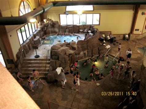 There are also themed suites with faux log cabins or caves. Great Wolf Lodge - Wisconsin Dells Wi