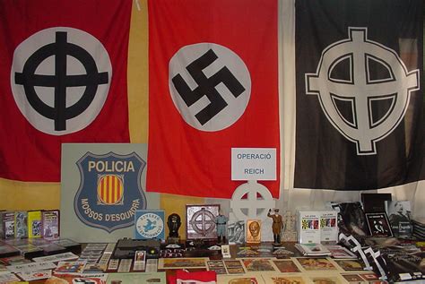 Material Con Simbología Nazi Edición Impresa El PaÍs