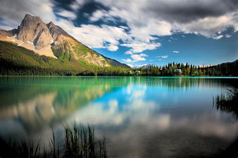 Emerald Lake In Summer Stock Photo Image Of Lake Beauty 2865714