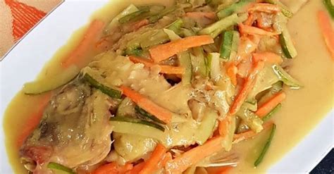 Dengan bentuk tubuh yang gepeng, memanjang, mata berwarna merah cemerlang, adanya lubang kuping bergerigi pada bagian penutup insang. Cara Membuat Ikan Acar Kuning, Enak Pakai Kakap Merah dan ...