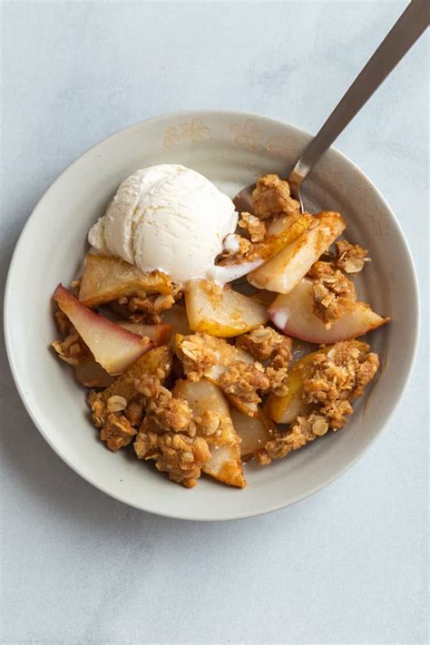 Easy Pear Crisp Recipe Baked By An Introvert