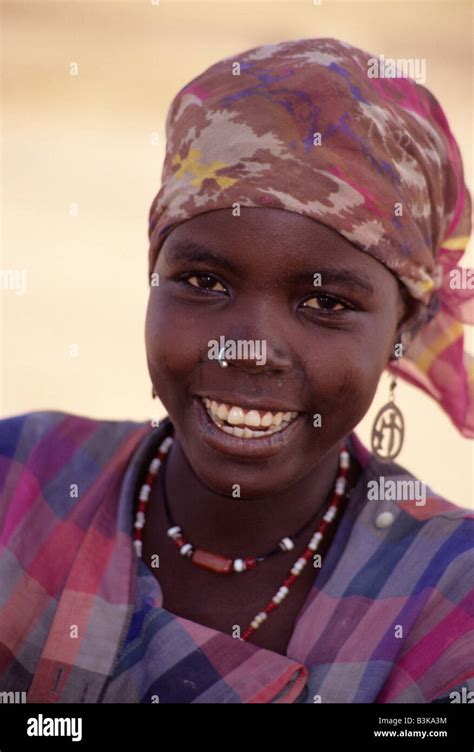 Young Hausa Woman Hi Res Stock Photography And Images Alamy
