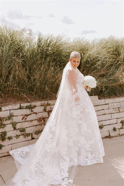 Monique Lhuillier Maeve Used Wedding Dress Save 69 Stillwhite