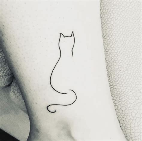 25 Simple Black Cat Tattoo Design Ideas