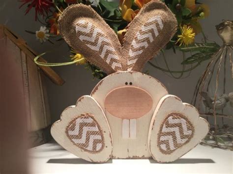 Auch der kleine schmetterling könnte etwas farbe gebrauchen. 1001+ Ideen für Osterdeko aus Holz im Haus oder Garten