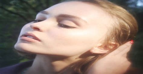 Lily Rose Depp 15 Makes Modeling Debut—see The Photos Of Johnny Depps Beautiful Daughter E