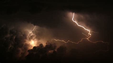 무료 이미지 빛 구름 분위기 자연스러운 날씨 어둠 밤하늘 우뢰 뇌우 번개 폭풍 벼락 2714x1525