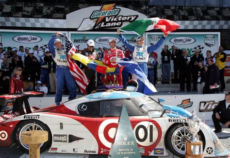 2006 11 Chip Ganassi Racing Rolex 24 Hours Of Daytona Winning Team