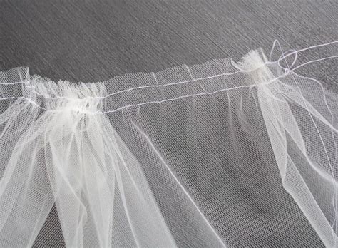 My Diy Veil How To Make A Bridal Veil With A Comb Diy Wedding Veil