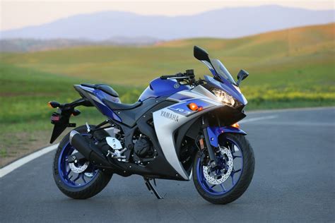 Yamahas 2015 R3 Sportbike Lounging On The Track Pictures Cnet
