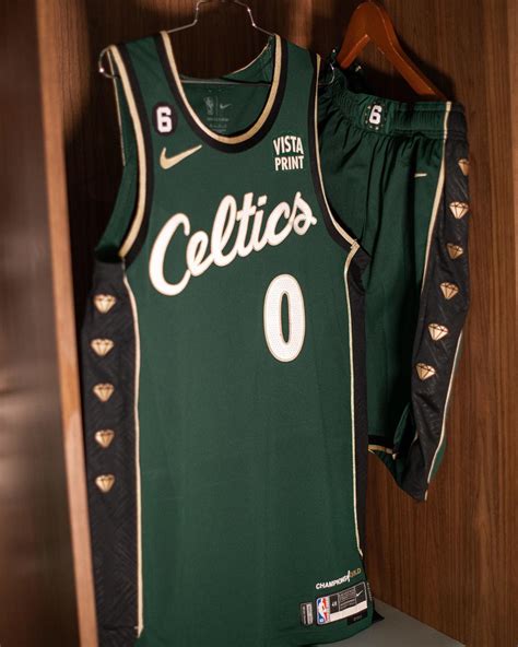 Celtics Unveil City Edition Uniforms Honoring Bill Russell Cbs Boston