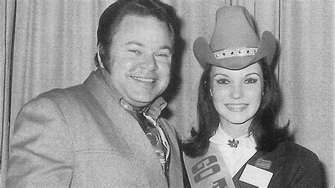 Country Star Roy Clark Host Of Hee Haw Dead At 85