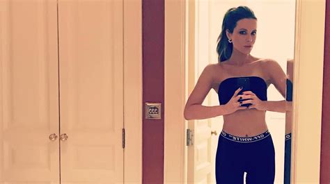 Kate Beckinsale Spreads Legs In Tube Top The Caption Is Very Nsfw