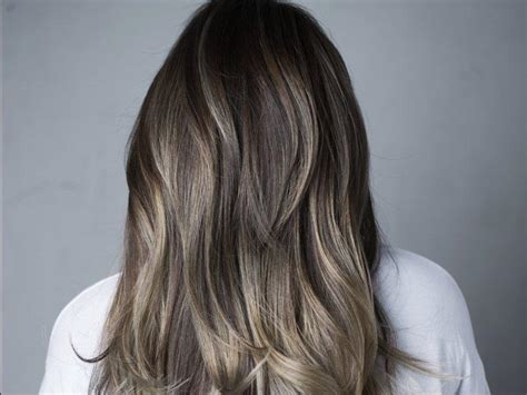 Mushroom Blonde, Tren Warna Rambut 2019 Yang Cocok Bagi Semua Orang - Womantalk
