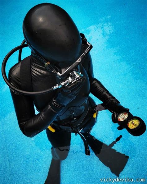 pin by d w booker on oops！pinterest did it again！ diving scuba girl gas mask girl