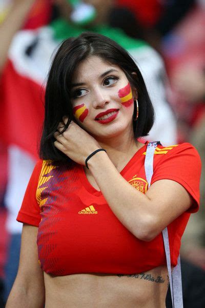 People Photos In Hot Football Fans Football Fans Football Funny