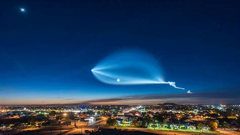Beautiful Time Lapse Of Spacexs Falcon 9 Rocket Launch