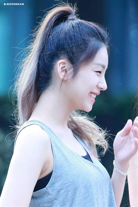 30  Photos Of ITZY Yeji's Perfect Side Profile That Proves Every Angle Is Her Angle - K-Luv