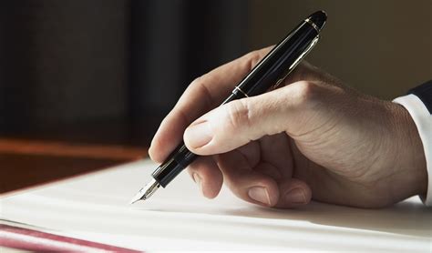 4 Manfaat Menulis dengan Tangan