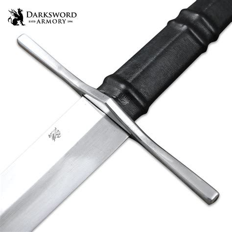 Darksword Armory Two Handed Gothic Sword And