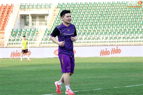 Duy mạnh was promoted to hanoi fc first team in 2015 season and. Chủ tịch 9x của Hà Nội FC xỏ giày, đối đầu trực tiếp với ...