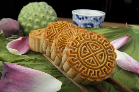 It is held on the 15th of august according to. Moon Cake Traditional Cake Of Vietnamese - Chinese Mid ...