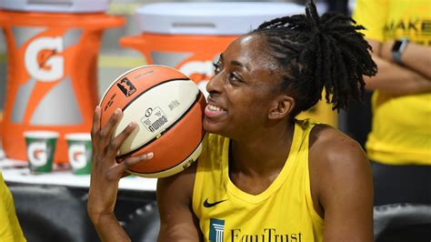 Sparks Nneka Ogwumike Named Wnbas Sportsmanship Winner For 2nd Year In Row Abc7 Los Angeles