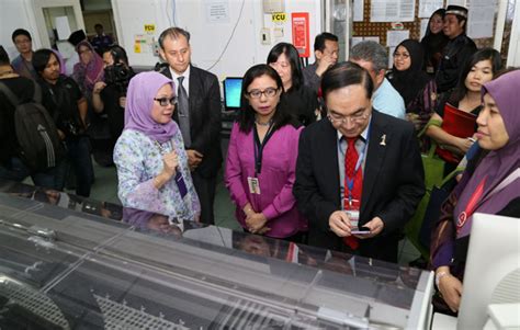 Rin mansor is a tech content creator based in malaysia. UKM Medical Centre Pioneers Automated Lab System In ...
