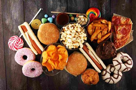 Diabete 7 alimenti da evitare. Cibo spazzatura: gli alimenti da evitare assolutamente