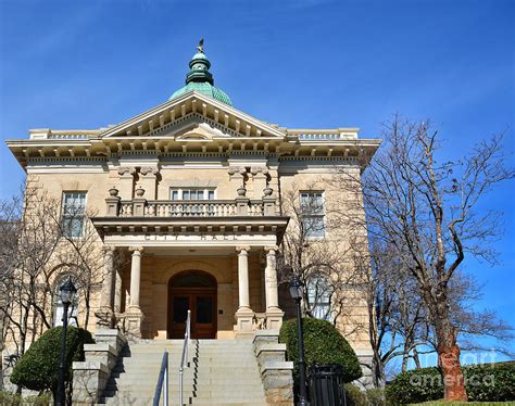 Since its founding more than 200 years ago, athens has remained a hustling, bustling city on the move, from innovations in business, to education and as a hub of music and. Downtown, Downtown Athens Georgia Photograph by Adrian DeLeon