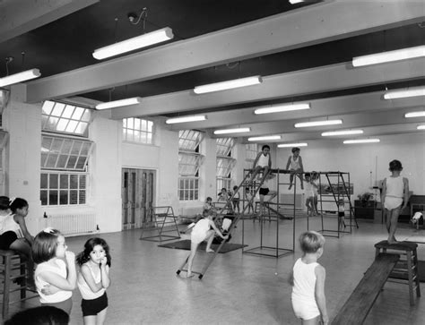 6 Vintage Photos That Ll Transport You Back To Gym Class Gym Classes Vintage Photos Carrie