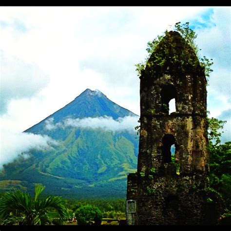 Ruins And Mayon Volcano Legazpi Albay Philippines フィリピン