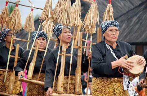 Suku Sunda Sejarah Kebudayaan Dan Adat Istiadat Lengkap Lezgetreal
