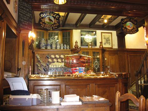 Des séjours de chasse à la bécasse sur mesure avec guide ! A la Bécasse café - BrusselsPictures.com