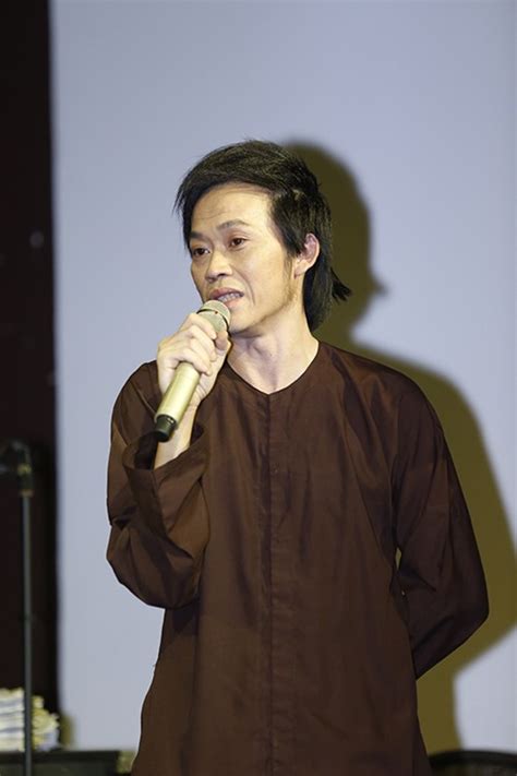 Maybe you would like to learn more about one of these? Hoài Linh rớm nước mắt nói về Hoài Lâm