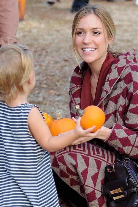 24 Photos Of Celebrities At Pumpkin Patches