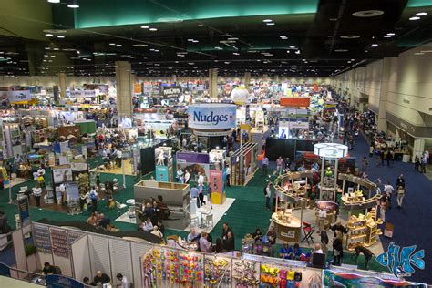 6,000 pet product buyers attended the show. Global Pet Expo 2015 | CFLAS