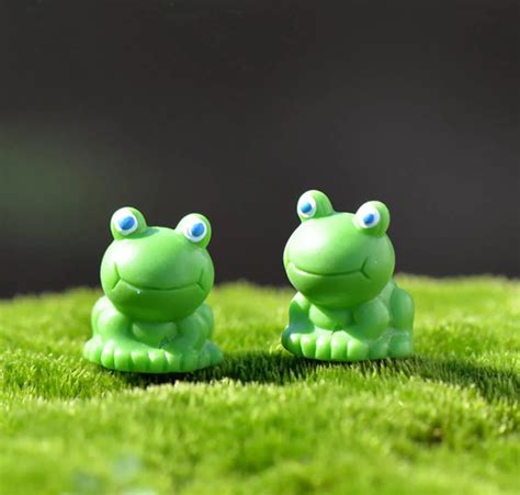 50pcs Kawaii Blue Eyes Frogs Mini Toys Diy Brinquedos Anime Cartoon