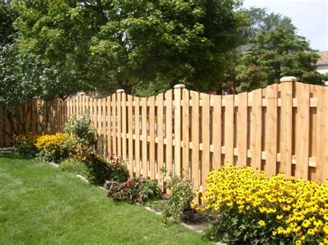 Créez la parfaite barrière pour animaux pour garder vos amis à fourrure dans un seul endroit de la maison. Clôture jardin en bois,PVC ou bois composite-laquelle choisir?