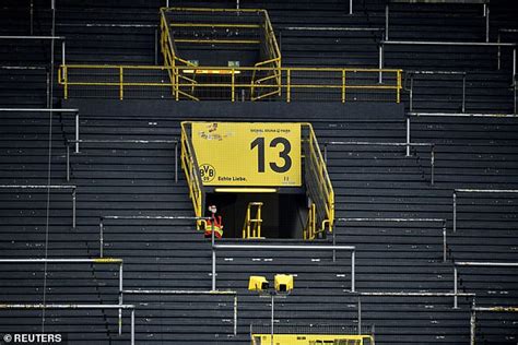 Find the best routes to get to signal iduna park as well as information on all the parking spaces. Borussia Dortmund play videos of fans on advertising ...