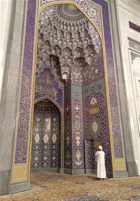 سفر نماز بر روی فرش ایرانی در یکی از زیباترین مساجد جهان تصاویر تسنیم