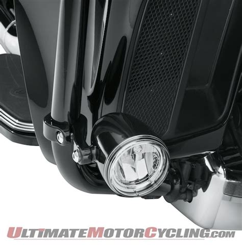 We also show you how to change a standard headlight globe as well. Harley Daymaker Reflector LED Fog Lamps Released