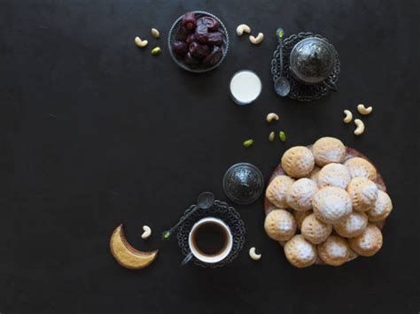 Kekallah umatku dengan kebaikan sebagaimana mereka mempercepatkan berbuka puasa. (hr. Niat Puasa Ramadhan dan Doa Sahur, Dua Amalan yang Tidak ...